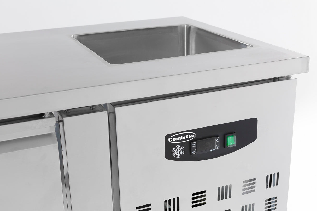 700 REFRIGERATED COUNTER SINK 3 DOORS