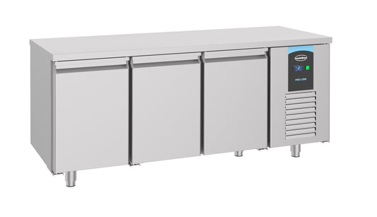 700 REFRIGERATED COUNTER 3 DOORS
