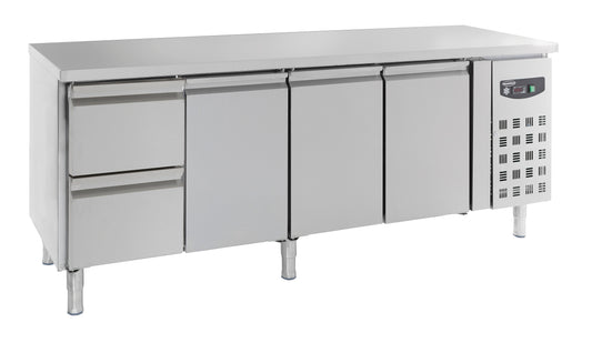 700 REFRIGERATED COUNTER 3 DOORS AND 2 DRAWERS